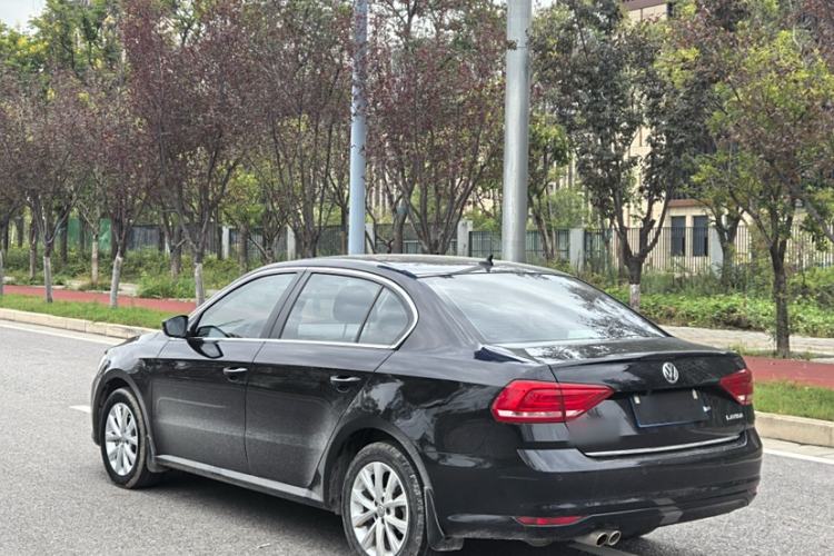 Used Volkswagen Lavida 2015 1.6L Automatic Comfort Edition
