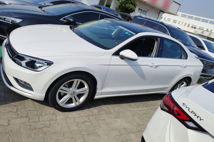 Used Volkswagen Lamando 2015 280TSI DSG Comfort Edition
