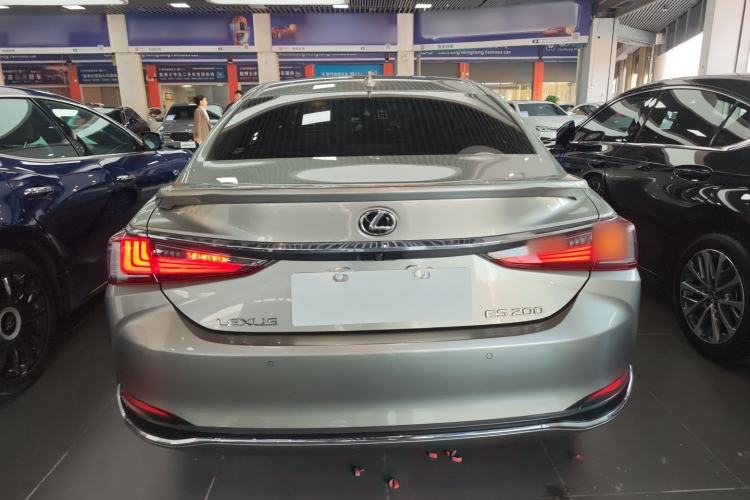 Used Lexus ES 2022 200 Excellence Edition
