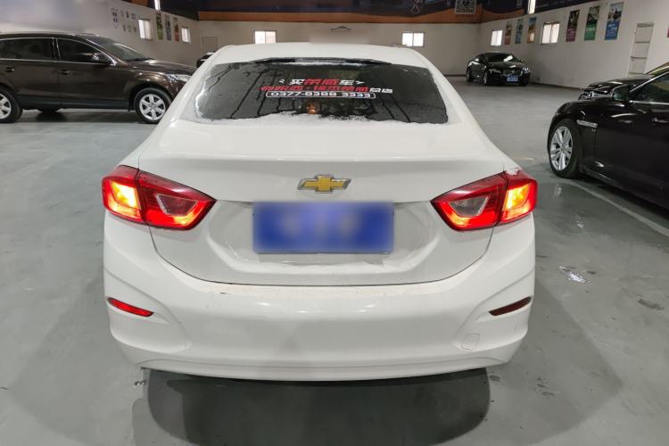 Used Chevrolet Cruze 2018 320 Automatic Pioneer Sunroof Edition
