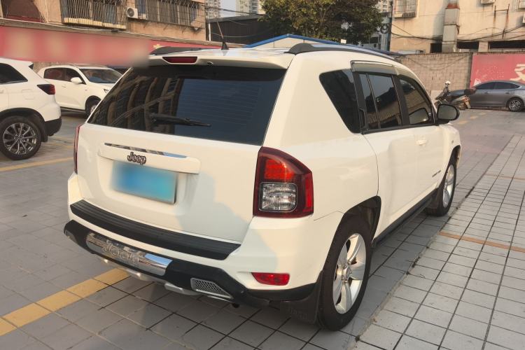 Used  Compass 2014 Revised Version 2.0L Two-Wheel Drive Entry-Level Edition
