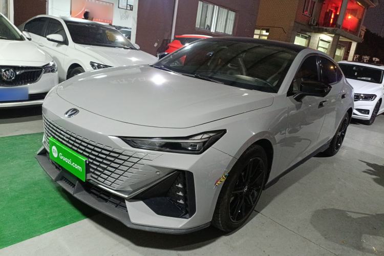 Used Changan UNI-V 2023 1.5T Prestige Model
