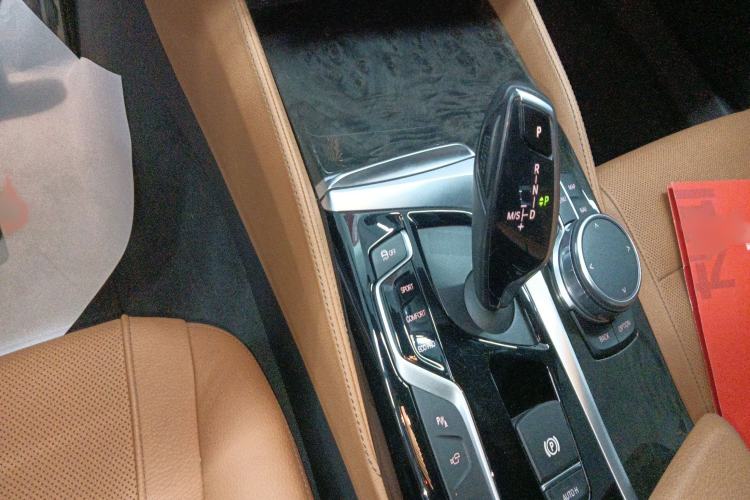 Used BMW 5 Series 2018 530Li Luxury Edition M Sport Package
