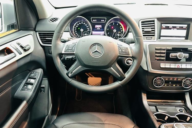 Used Mercedes-Benz M-Class 2015 ML 320 4MATIC