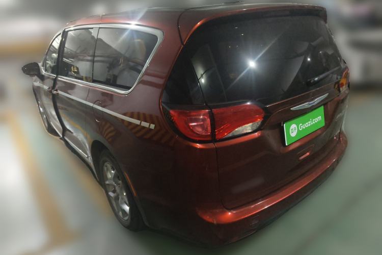 Used Chrysler Grand Voyager 2017 3.6L Premium Edition