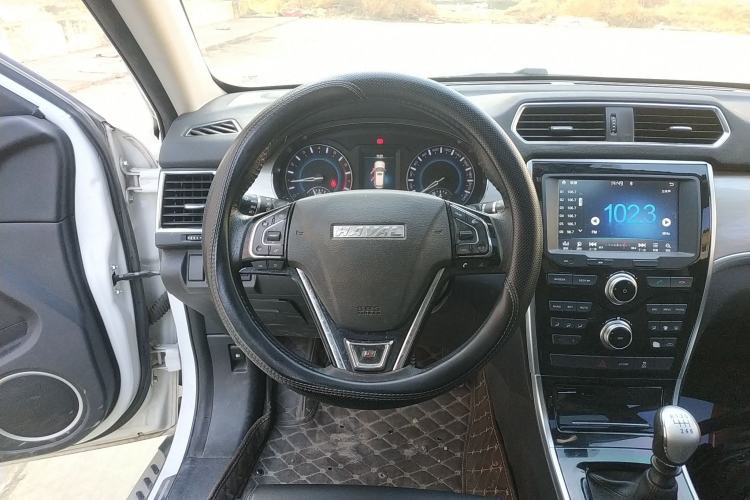 Used Haval H2 2017 Red-Label 1.5T Manual Two-Wheel Drive Comfort Model

