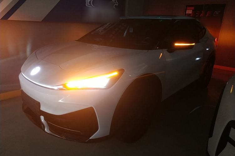 Used Volkswagen ID.UNYX 2024 Pro Long-Range Version
