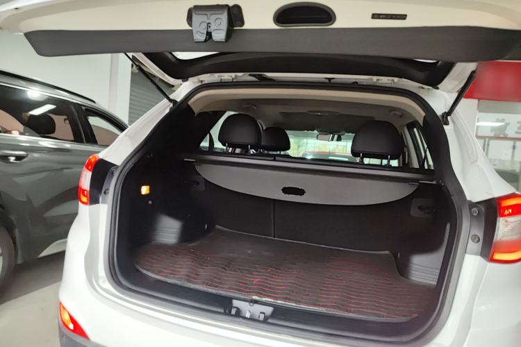 Used Hyundai ix35 2015 2.0L Automatic 2WD Smart Type China IV