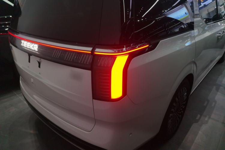 Used Zeekr 009 2022 WE Edition
