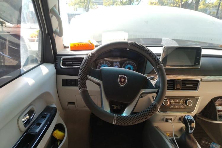 Used Jinbei New Hiace S 2023 1.5L Wealth Edition Passenger Van 5/6/7-Seater Central Air Conditioning Version SWC15M
