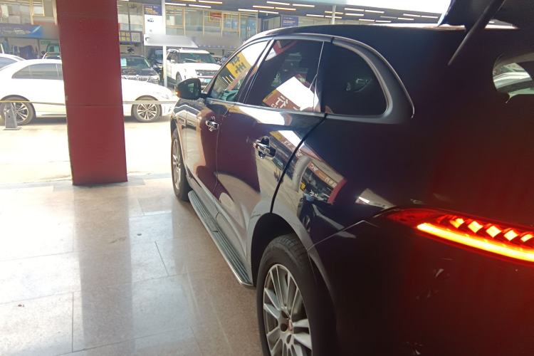 Used Jaguar F-PACE 2018 2.0T Two-Wheel Drive Urban Deluxe Edition
