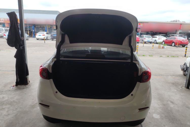 Used Mazda Mazda 3 Axela 2016 Sedan 1.5L Automatic Comfort Model
