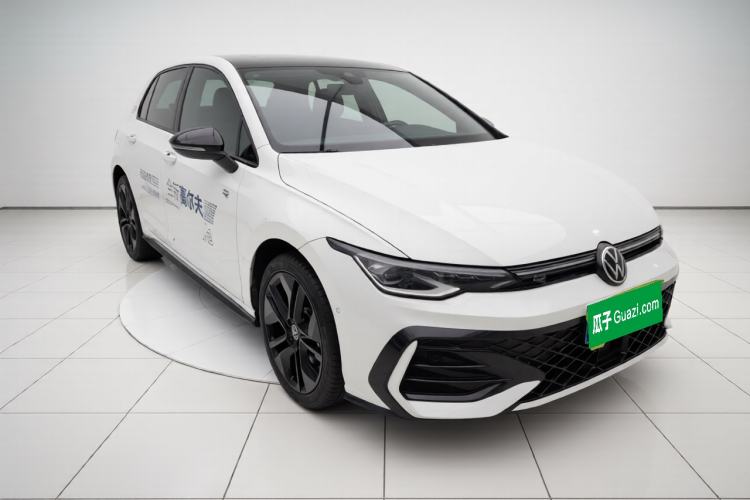 Used Volkswagen Golf 2025 300TSI R-Line
