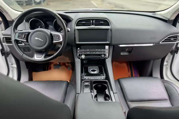 Used Jaguar F-PACE 2020 2.0T Urban Deluxe Edition
