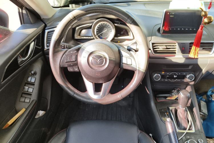 Used Mazda Mazda 3 Axela 2014 Sedan 2.0L Automatic Sport Model
