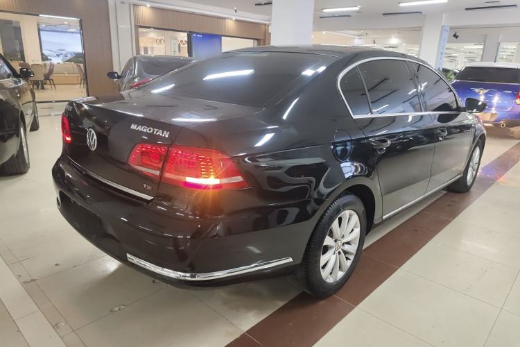 Used Volkswagen Magotan 2015 1.8TSI Advanced Model
