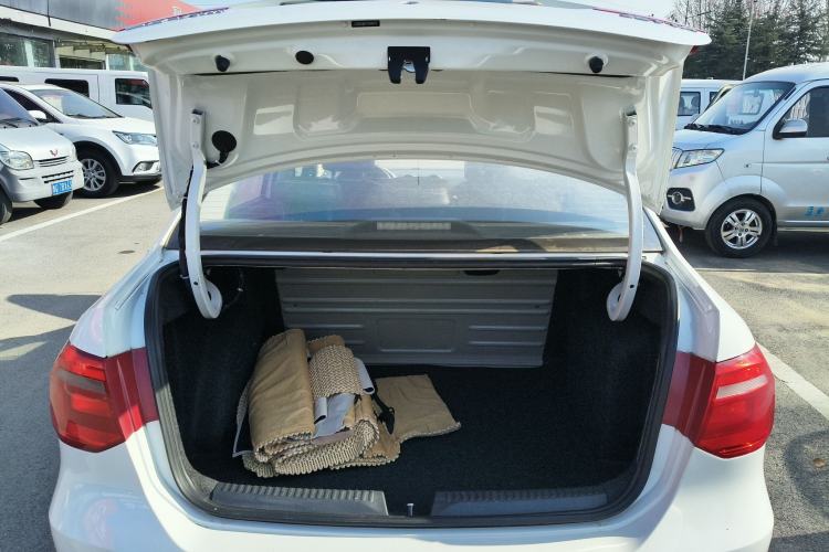 Used Volkswagen Jetta 2015 1.6L Manual Fashion Edition