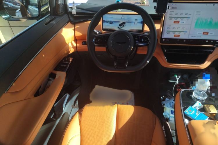 Used  LEVC L380 2024 140-Degree 8-Seater Four-Wheel Drive Max
