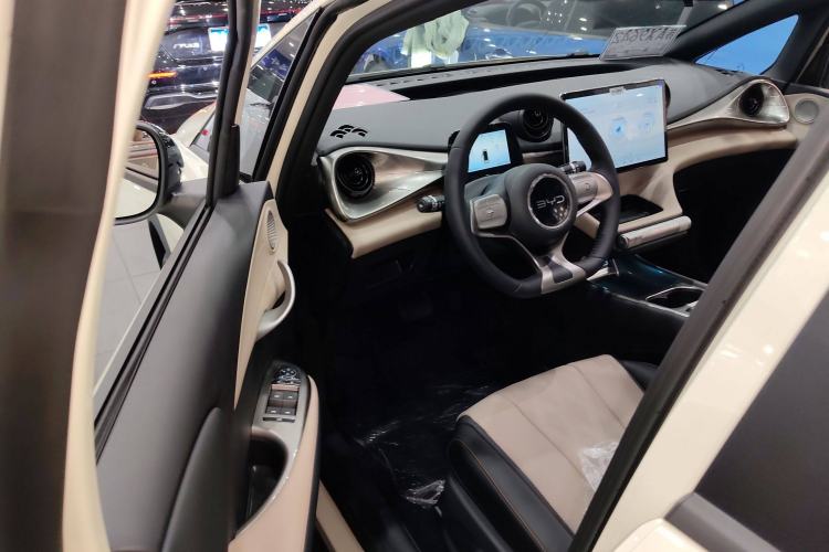 Used BYD Dolphin 2025 420km Free Edition
