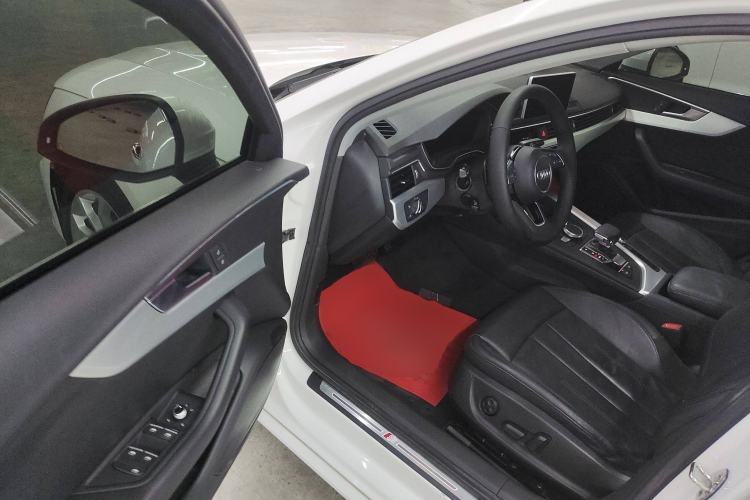 Used Audi A4L 2018 30th Anniversary Edition 40 TFSI Fashion Model
