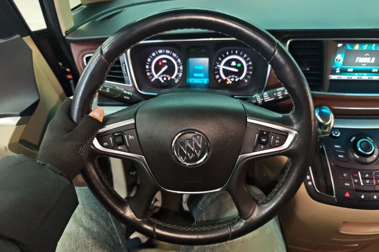 Used Buick GL8 2018 28T Luxury Model China VI Standard