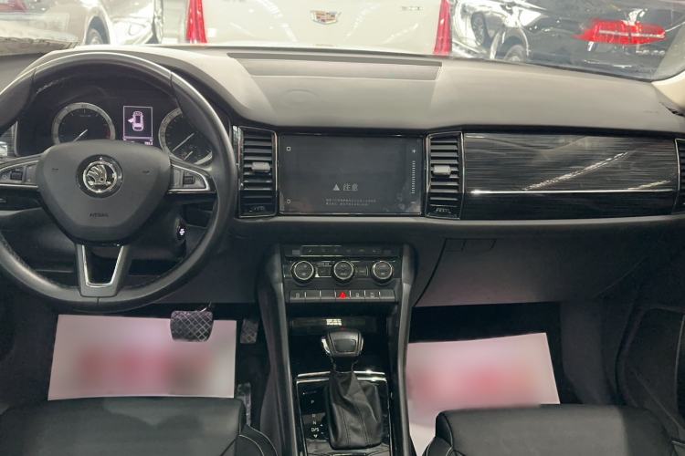 Used Skoda Kodiaq 2018 Facelifted TSI330 5-Seater Two-Wheel-Drive Luxury Enjoyment Edition
