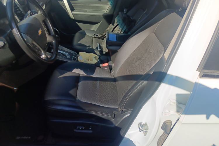 Used Chevrolet Captiva 2017 2.4L 4x4 Flagship Edition 7-Seater
