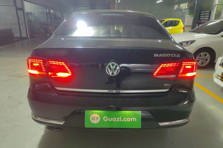 Used Volkswagen Magotan 2016 1.8TSI Luxury Comfort Model
