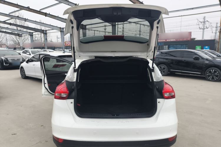 Used Ford Focus 2018 Hatchback Classic 1.6L Automatic Trendy SmartDrive Edition