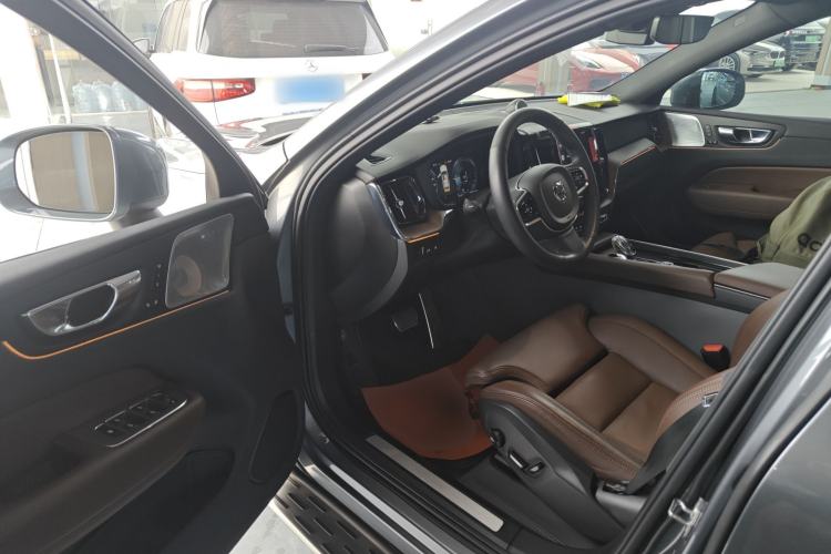 Used Volvo XC60 New Energy 2021 T8 e-Drive Hybrid Luxury Edition
