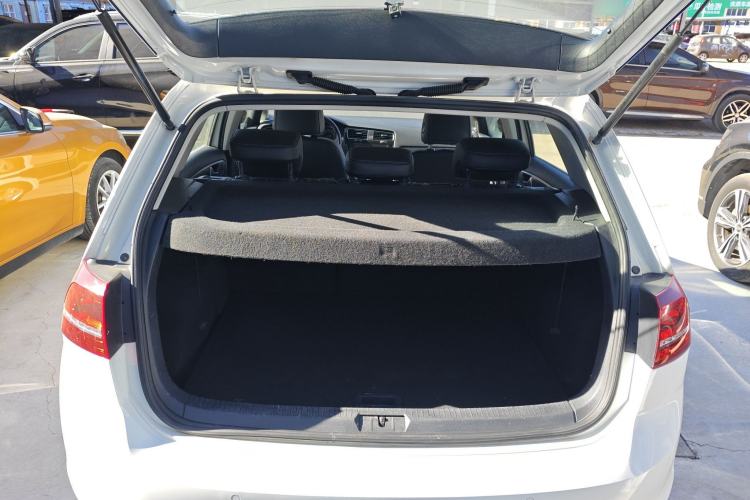 Used Volkswagen Golf 2017 230TSI Automatic Comfort Edition – Celebrating Milestone of One Million Units
