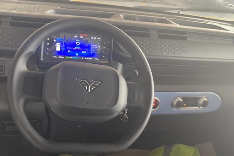 Used   2023 140km Long Wheelbase Van Ambition Version
