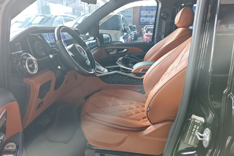 Used Mercedes-Benz Vito 2023 2.0T Elite Version 7 Seats
