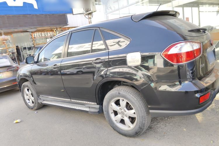 Used BYD S6 2013 Platinum Edition 2.0L Manual Luxury Model
