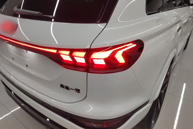 Used Audi Q6L e-tron 
