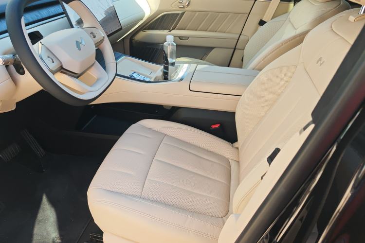 Used ONVO Luxeed L90 2025 Model—Max Six-Seater Version