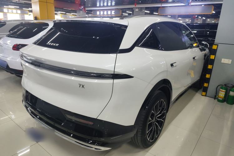 Used Zeekr 7X 2025 100 kWh Long-Range Rear-Wheel Drive with Intelligent Driving Features

