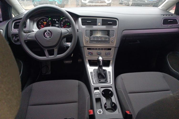 Used Volkswagen Golf 2016 1.6L Automatic Fashion Model