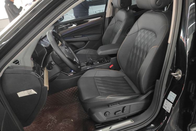 Used Volkswagen Passat 2020 330TSI Luxury Edition China VI
