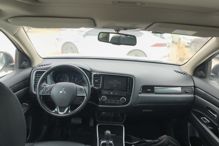 Used Mitsubishi Outlander 2020 2.0L Two-Wheel Drive Enjoyment Version 5 Seats
