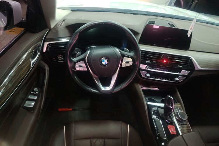 Used BMW 5 Series 2019 Facelifted 530Li Leading Edition Luxury Package
