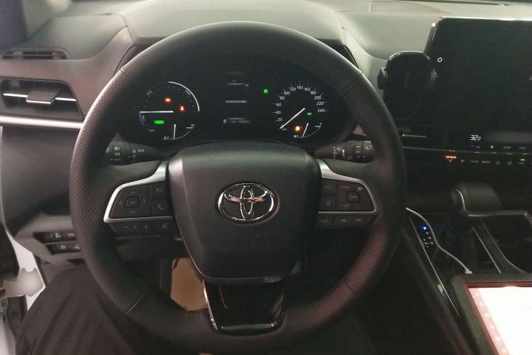 Used Toyota Sienna 2024 2.5L Hybrid Four-Wheel Drive Prestige Edition
