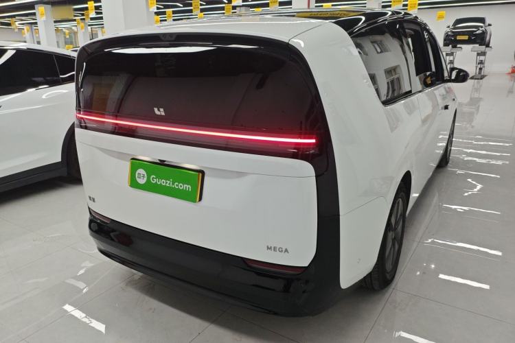 Used Li Auto MEGA 2024 Ultra Model
