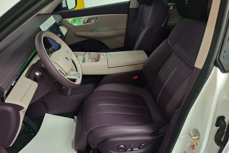 Used  S07 2026 230Ultra with Huawei Qiankun ADS SE Edition
