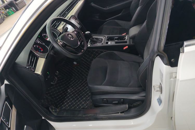 Used Volkswagen FAW-Volkswagen CC 2020 330TSI Huayan Edition China VI Standard
