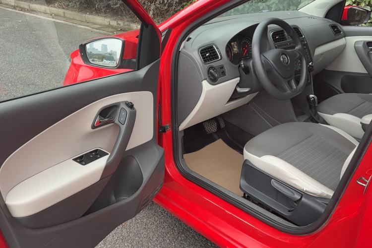 Used Volkswagen Polo 2014 1.4L Automatic Comfort Edition