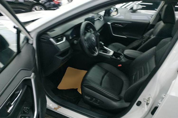 Used Toyota RAV4 2023 2.0L CVT Two-Wheel Drive Fashion Plus Edition