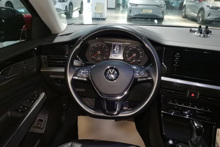 Used Volkswagen Passat 2020 330TSI Elite Edition China VI
