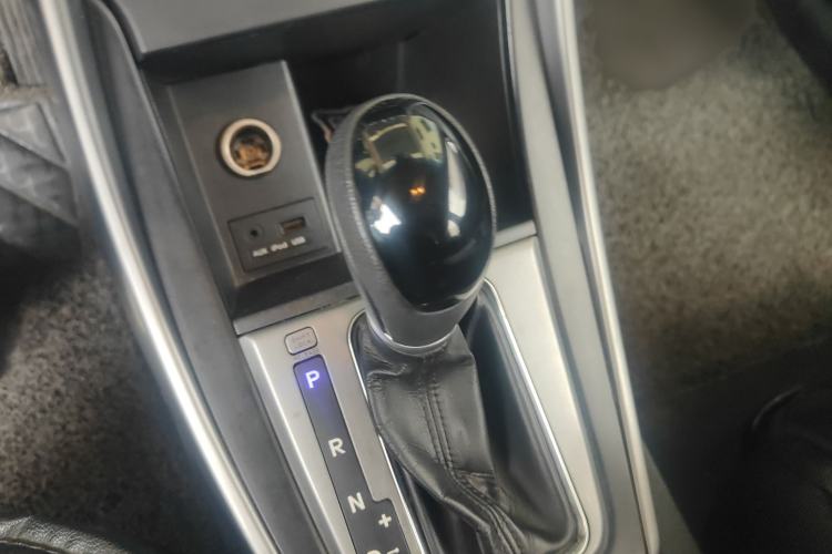 Used Hyundai Elantra 2015 1.6L Automatic Fashion Model