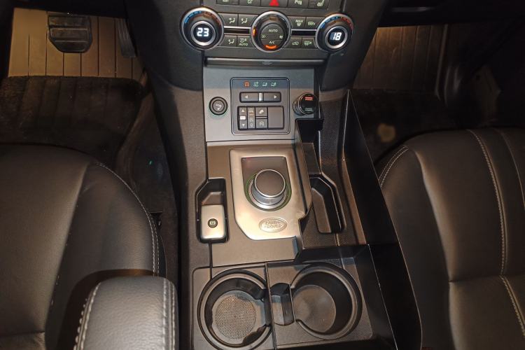 Used Land Rover Discovery 2016 3.0 SC Obsidian Black Heritage Edition HSE
